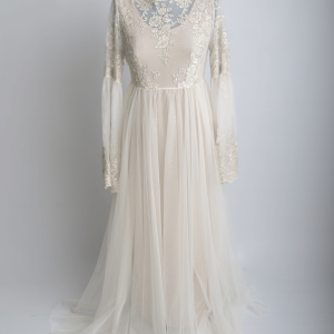 Dress | Lace, Sleeved, Flowing, White